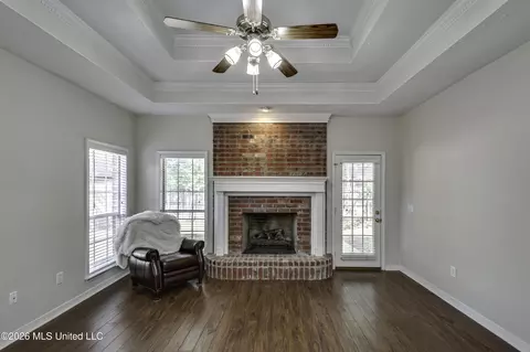 Living - 138 Chestnut Dr, Brandon, MS 39047 photo 2 of 5