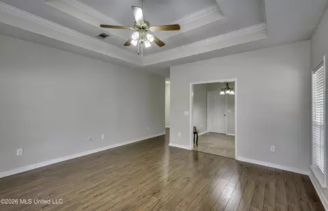 Living - 138 Chestnut Dr, Brandon, MS 39047 photo 5 of 5