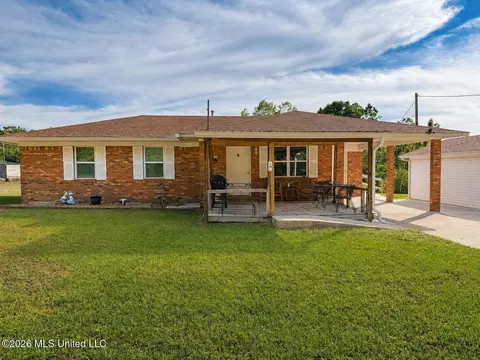 438 Lane Rd, Potts Camp, MS 38659