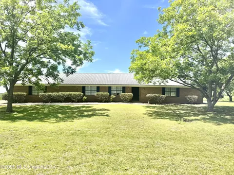 133 Lake St, Alligator, MS 38720