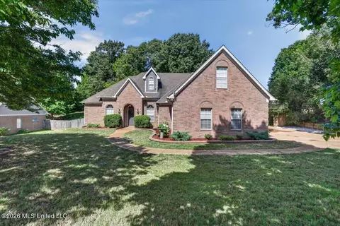 1461 Dogwood Hollow Dr, Nesbit, MS 38651