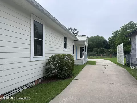 5130 Arthur St, Moss Point, MS 39563 photo 4