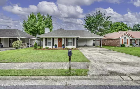 Exterior - 441 Mockingbird Cir, Brandon, MS 39047 photo 9 of 11