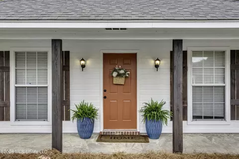 Exterior - 441 Mockingbird Cir, Brandon, MS 39047 photo 7 of 11