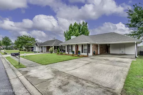 Exterior - 441 Mockingbird Cir, Brandon, MS 39047 photo 3 of 11