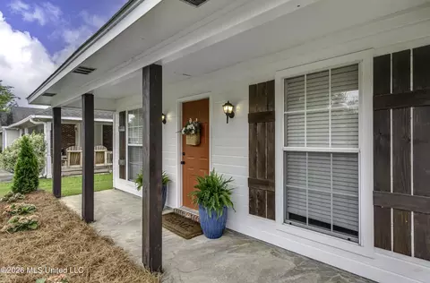 Exterior - 441 Mockingbird Cir, Brandon, MS 39047 photo 2 of 11