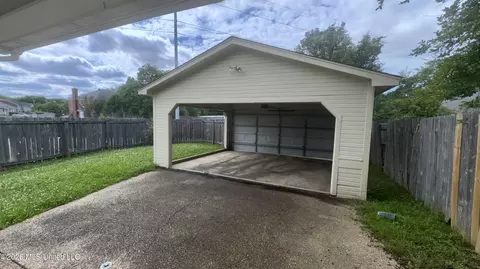 131 N Brighton Dr, Jackson, MS 39211 photo 8