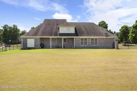 Exterior - 2830 S Manning Cir, Nesbit, MS 38651 photo 6 of 6