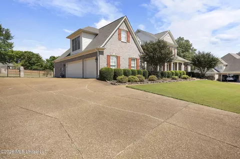 Exterior - 2830 S Manning Cir, Nesbit, MS 38651 photo 2 of 6
