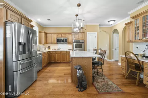 Kitchen - 2830 S Manning Cir, Nesbit, MS 38651 photo 2 of 3