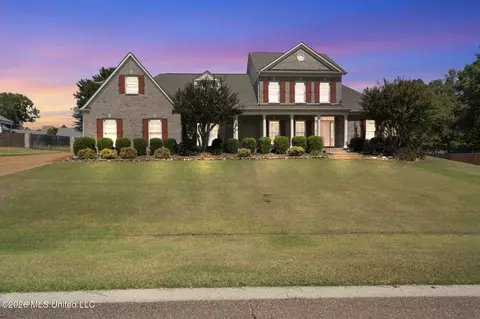 2830 S Manning Cir, Nesbit, MS 38651
