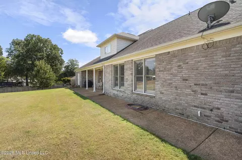 Exterior - 2830 S Manning Cir, Nesbit, MS 38651 photo 4 of 6