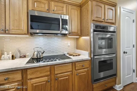 Kitchen - 2830 S Manning Cir, Nesbit, MS 38651 photo 3 of 3