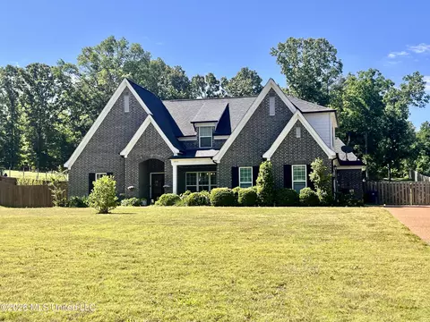 1593 Johnston Rd, Hernando, MS 38632