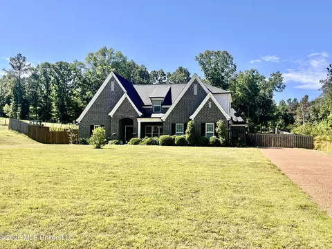 1563 Johnston Rd, Hernando, MS 38632