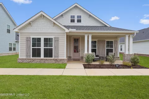 304 Glenrose Ave, Ocean Springs, MS 39564
