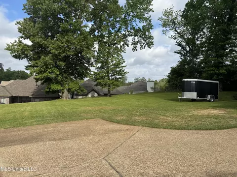Exterior - 8 Audubon Pl, Natchez, MS 39120 photo 6 of 6