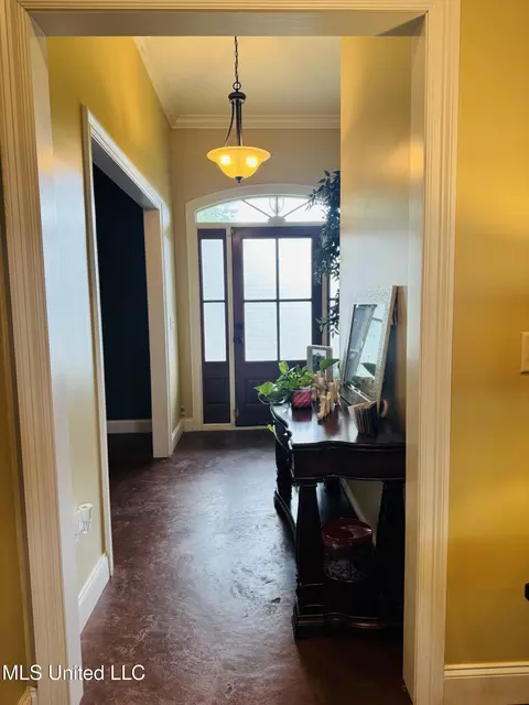 Entry Way - 8 Audubon Pl, Natchez, MS 39120 photo 3 of 3