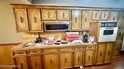 Kitchen - 219 Mcree Dr, Clinton, MS 39056 photo 1 of 2