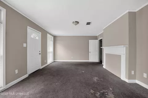 Living - 305 Broadmoor Dr, Jackson, MS 39206 photo 3 of 10
