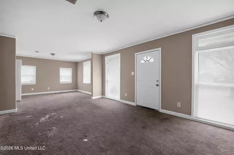 Living - 305 Broadmoor Dr, Jackson, MS 39206 photo 4 of 10