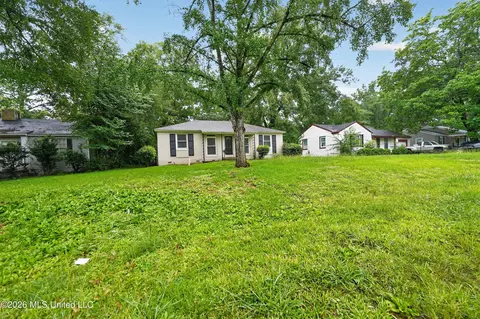Exterior - 305 Broadmoor Dr, Jackson, MS 39206 photo 3 of 7