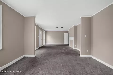 Living - 305 Broadmoor Dr, Jackson, MS 39206 photo 1 of 10