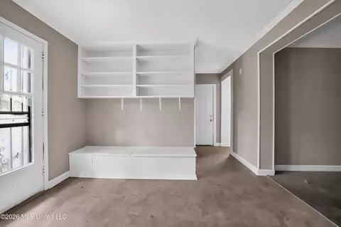 Living - 305 Broadmoor Dr, Jackson, MS 39206 photo 10 of 10