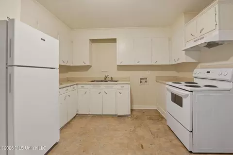 Kitchen - 5656 Plemon St, Jackson, MS 39206 photo 4 of 4