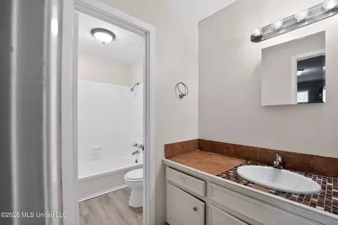 Bath - 5656 Plemon St, Jackson, MS 39206 photo 4 of 9