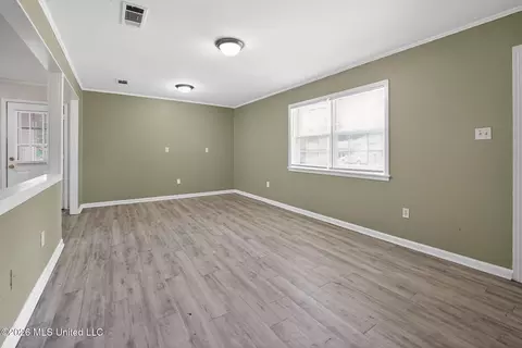 Living - 5656 Plemon St, Jackson, MS 39206 photo 13 of 28