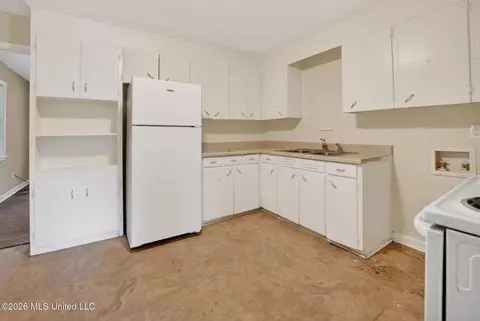 Kitchen - 5656 Plemon St, Jackson, MS 39206 photo 2 of 4