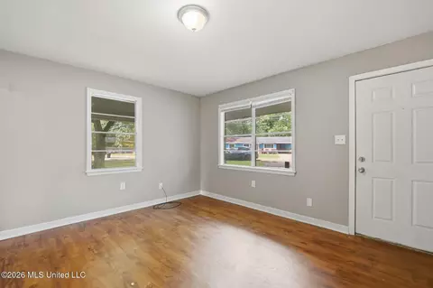 Living - 5656 Plemon St, Jackson, MS 39206 photo 16 of 28