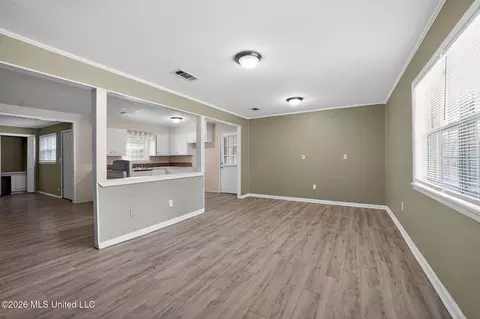 Living - 5656 Plemon St, Jackson, MS 39206 photo 2 of 28