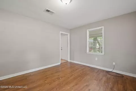 Living - 5656 Plemon St, Jackson, MS 39206 photo 18 of 28