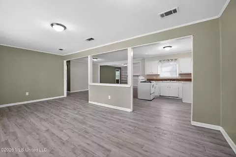 Living - 5656 Plemon St, Jackson, MS 39206 photo 5 of 28