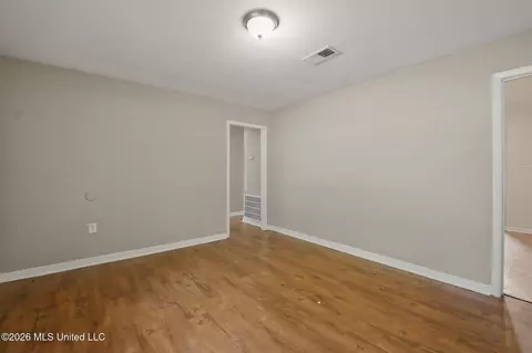 Living - 5656 Plemon St, Jackson, MS 39206 photo 20 of 28