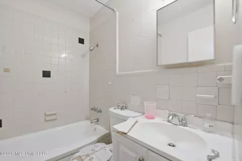Bath - 5656 Plemon St, Jackson, MS 39206 photo 9 of 9
