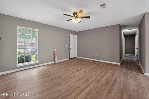 Living - 1704 Brookhollow Cir, Jackson, MS 39212 photo 8 of 8