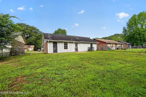 Exterior - 1704 Brookhollow Cir, Jackson, MS 39212 photo 4 of 6
