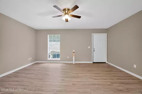 Living - 1704 Brookhollow Cir, Jackson, MS 39212 photo 6 of 8