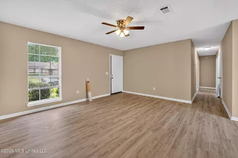 Living - 1704 Brookhollow Cir, Jackson, MS 39212 photo 1 of 8