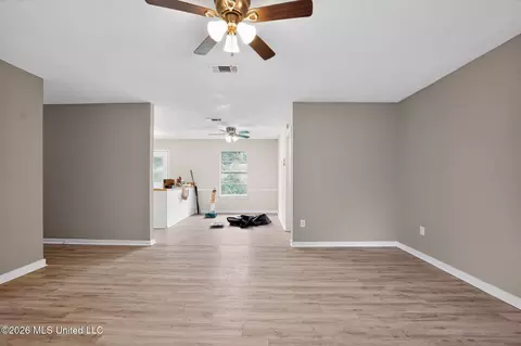 Living - 1704 Brookhollow Cir, Jackson, MS 39212 photo 5 of 8