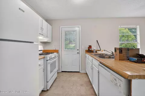Other - 1704 Brookhollow Cir, Jackson, MS 39212 photo 3 of 11