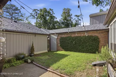 Exterior - 7 Eastbrooke St, Jackson, MS 39216 photo 1 of 2