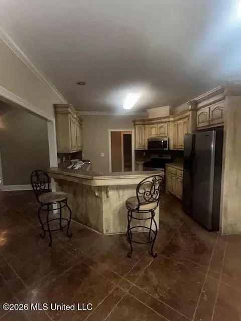 Kitchen - 304 Riverton Ct, Byram, MS 39272 photo 2 of 2