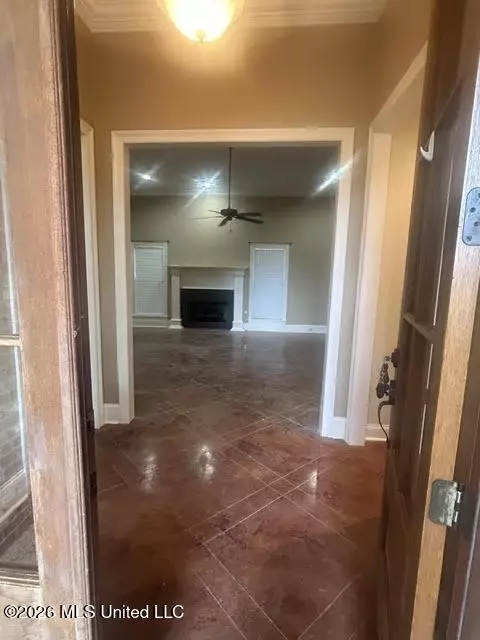 Entry Way - 304 Riverton Ct, Byram, MS 39272 photo 3 of 4