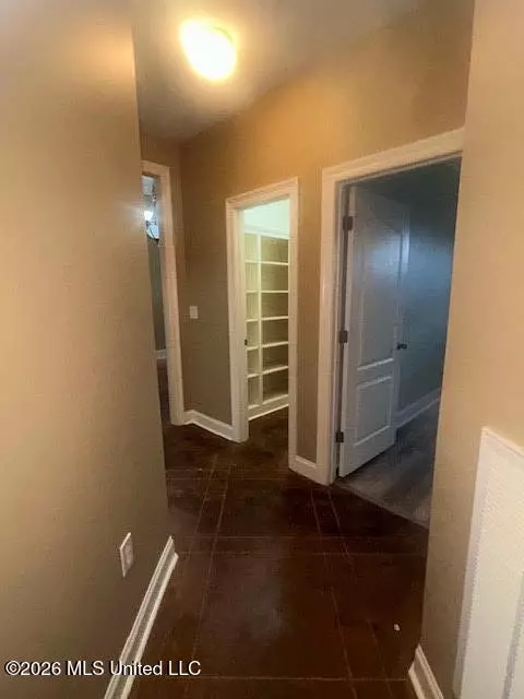 Entry Way - 304 Riverton Ct, Byram, MS 39272 photo 4 of 4