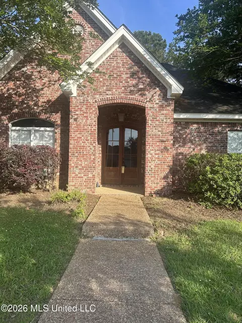 Exterior - 304 Riverton Ct, Byram, MS 39272 photo 2 of 3