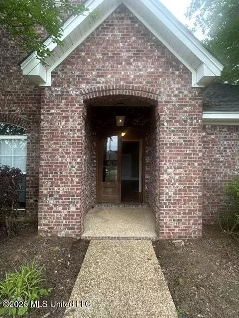 Entry Way - 304 Riverton Ct, Byram, MS 39272 photo 1 of 4